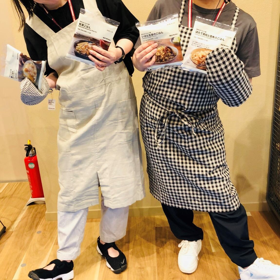 砺波】売り場紹介⑩ エプロン、ミトン、鍋つかみ｜ 無印良品